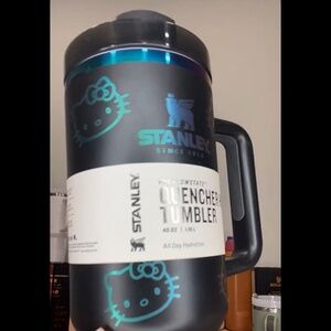 40oz Stanley Quencher Tumbler - Black Hello Kitty